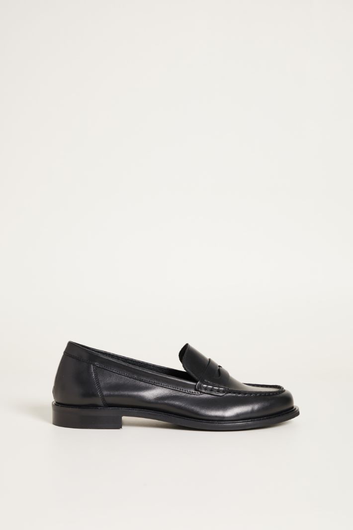 Leather loafers Intrend