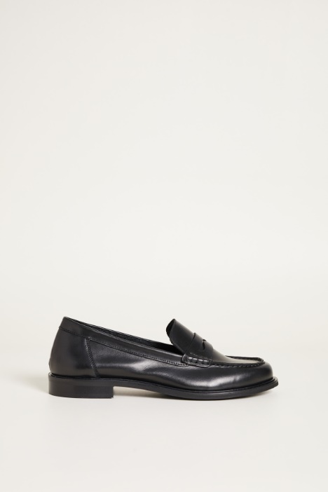 Leather loafers Intrend
