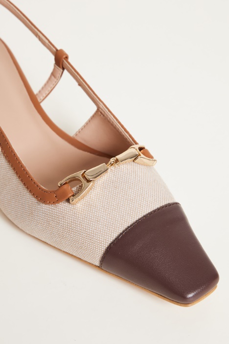Slingback con tacco inclinato