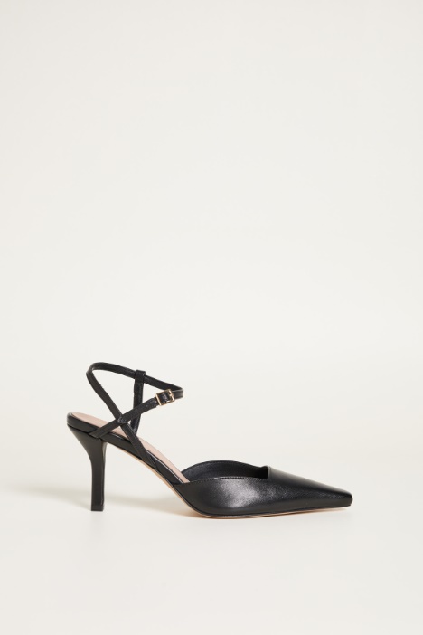 Leather sandals Intrend