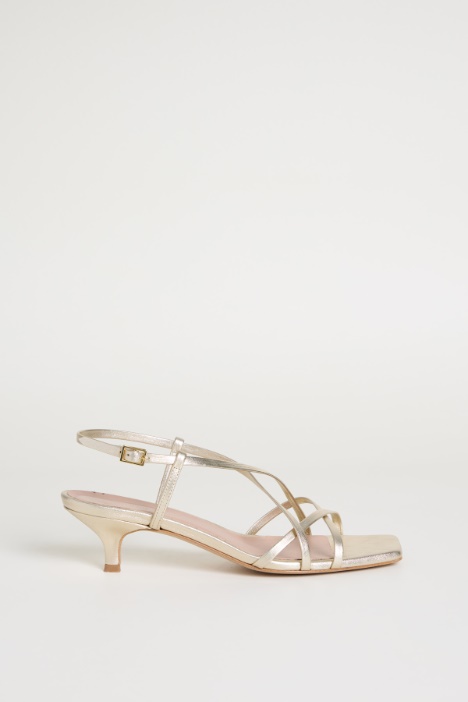 Sandalo con listini laminati Intrend