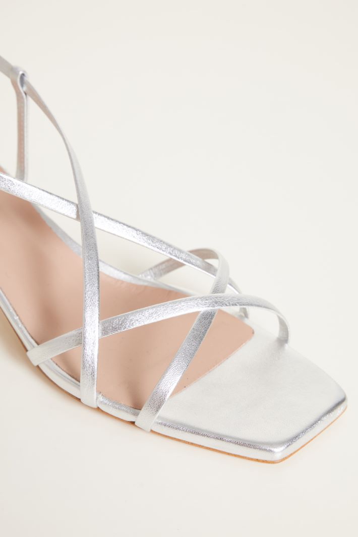 Sandalo con listini laminati Intrend - 4