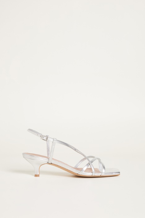 Sandalo con listini laminati Intrend