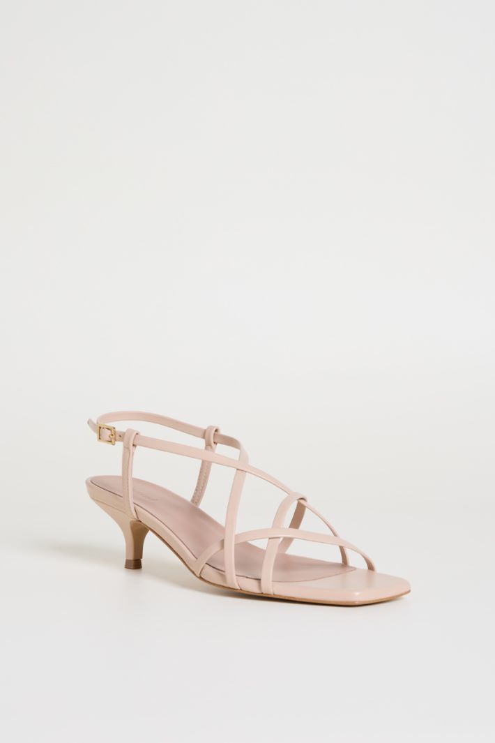 Laminated leather sandals Intrend - 2