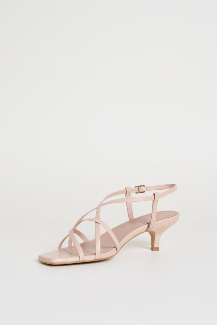 Laminated leather sandals Intrend - 3