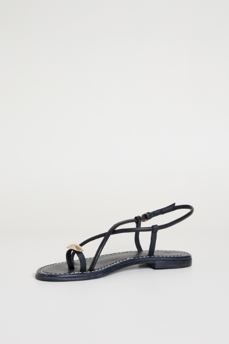 Sandali con fascia a dito