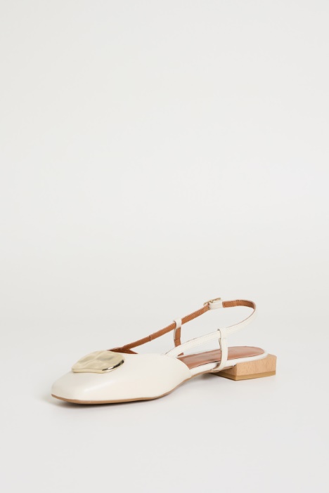 Slingback basse con gioiello