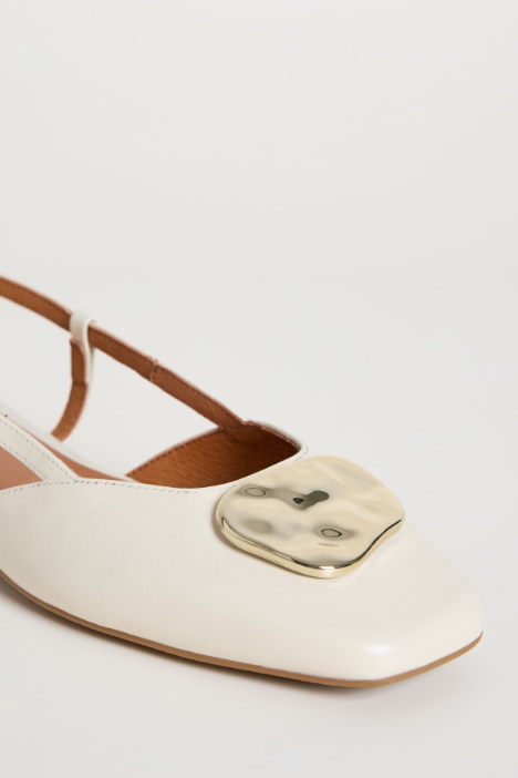 Slingback basse con gioiello