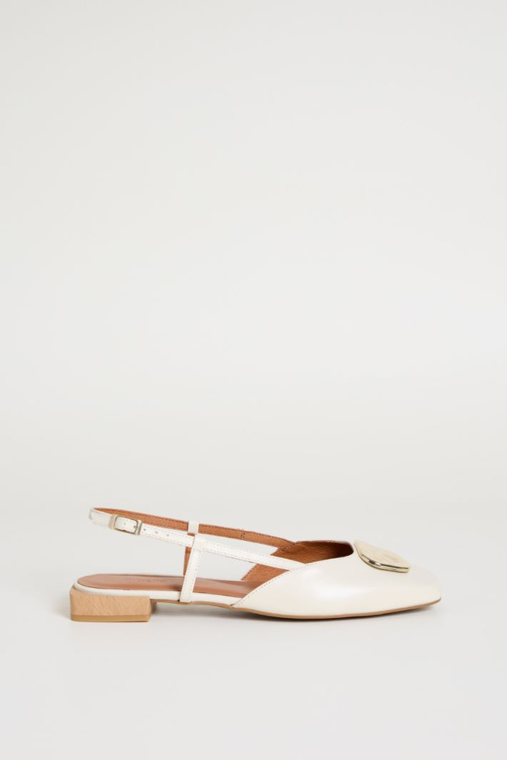 Slingback basse con gioiello Intrend