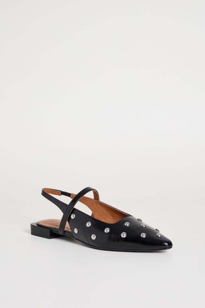 Slingback in pelle con borchie Intrend - 2