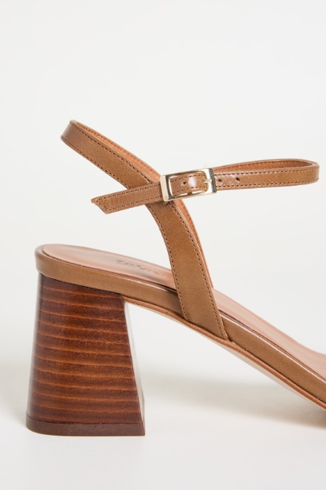 Sandali con tacco a blocco