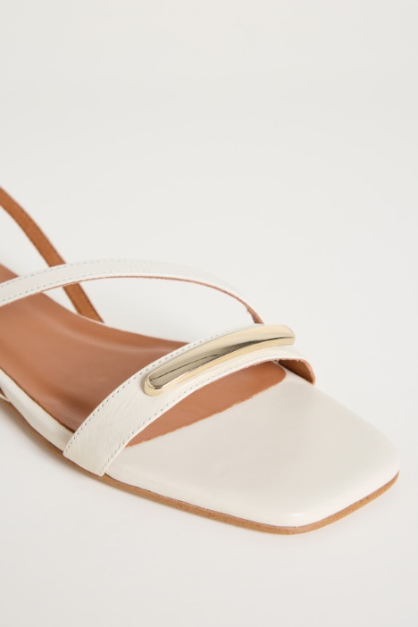 Sandalias planas de tiras