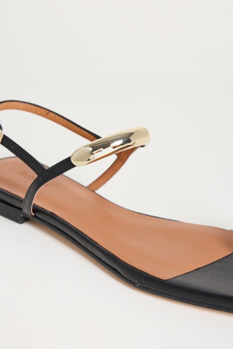 Sandali flat in pelle