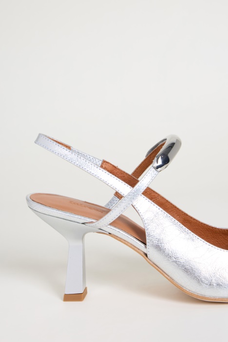 Slingback in pelle laminata