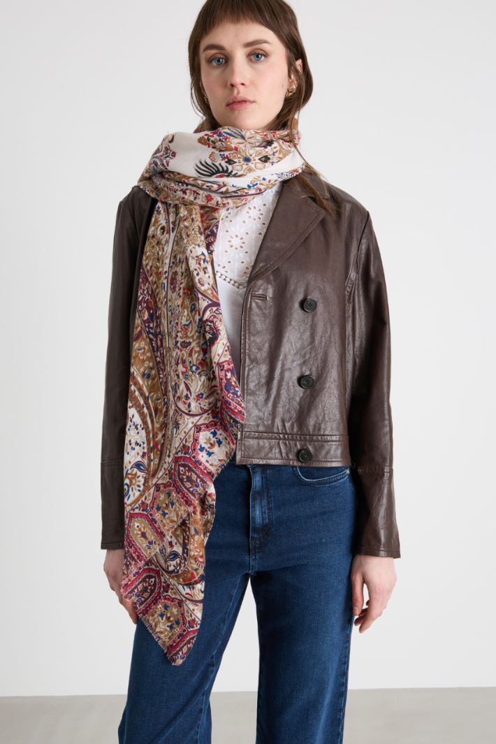 Stola con fantasia Intrend