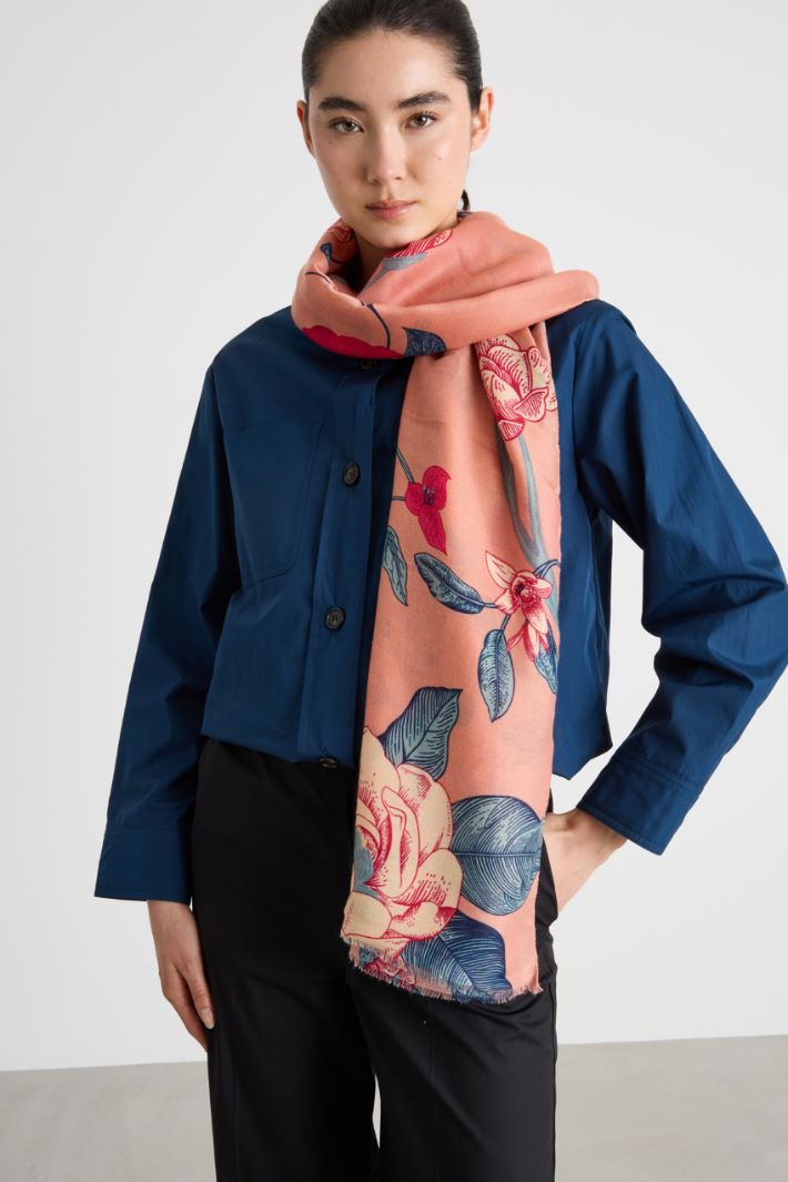 Floral-Print Stole Intrend