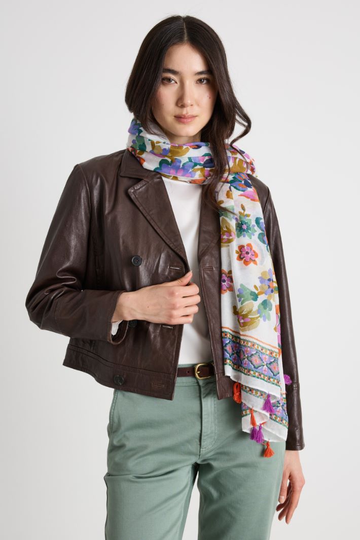 Stola a fantasia con nappe Intrend