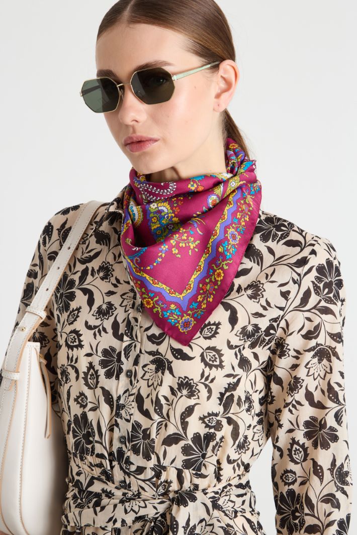 Printed silk scarf Intrend