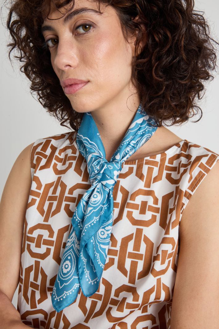 Printed silk scarf Intrend - 2