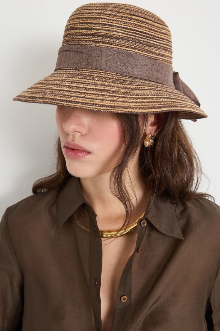 Ribbon-trimmed hat Intrend