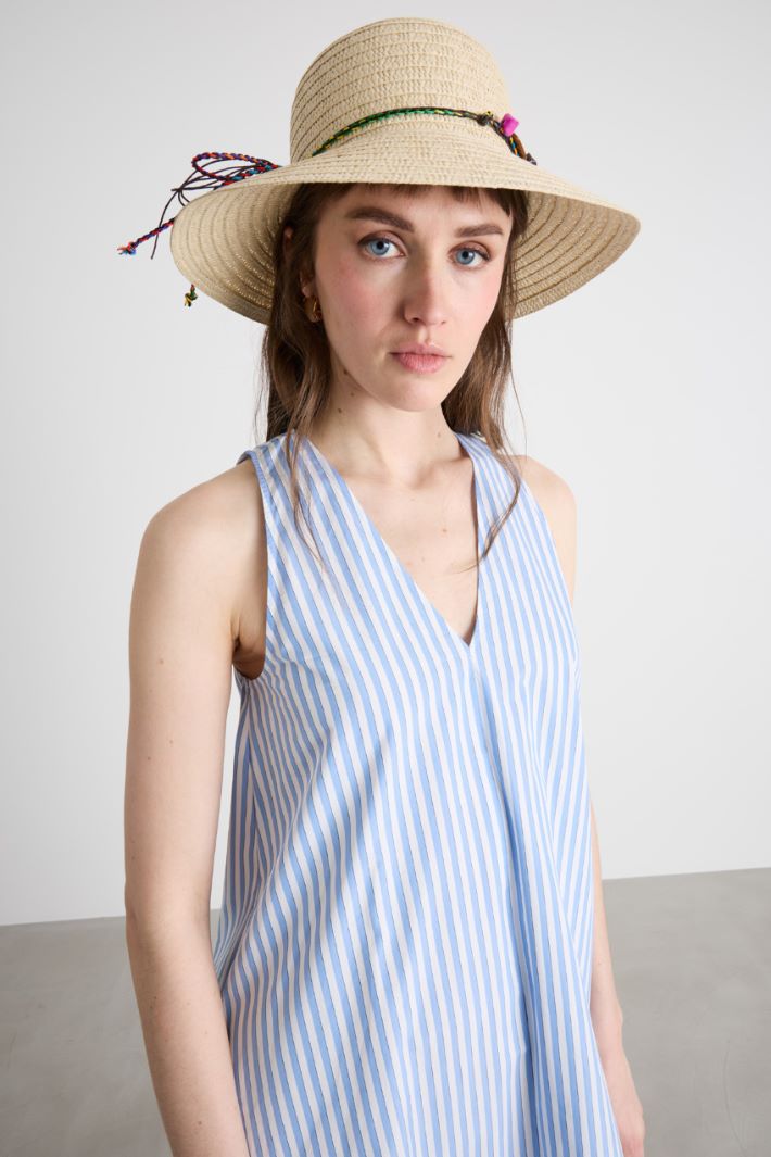 Cappello con nastro pompom Intrend - 2