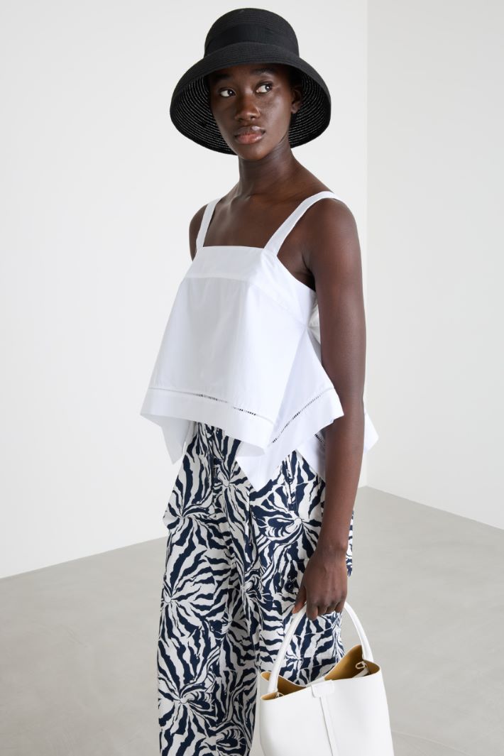 Cappello cloche circolare Intrend