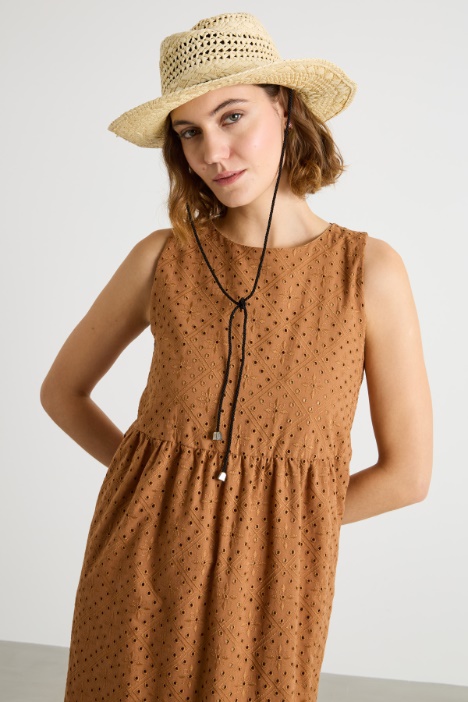 Cappello con trafori