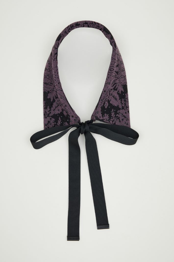 Cravat-style collar Intrend