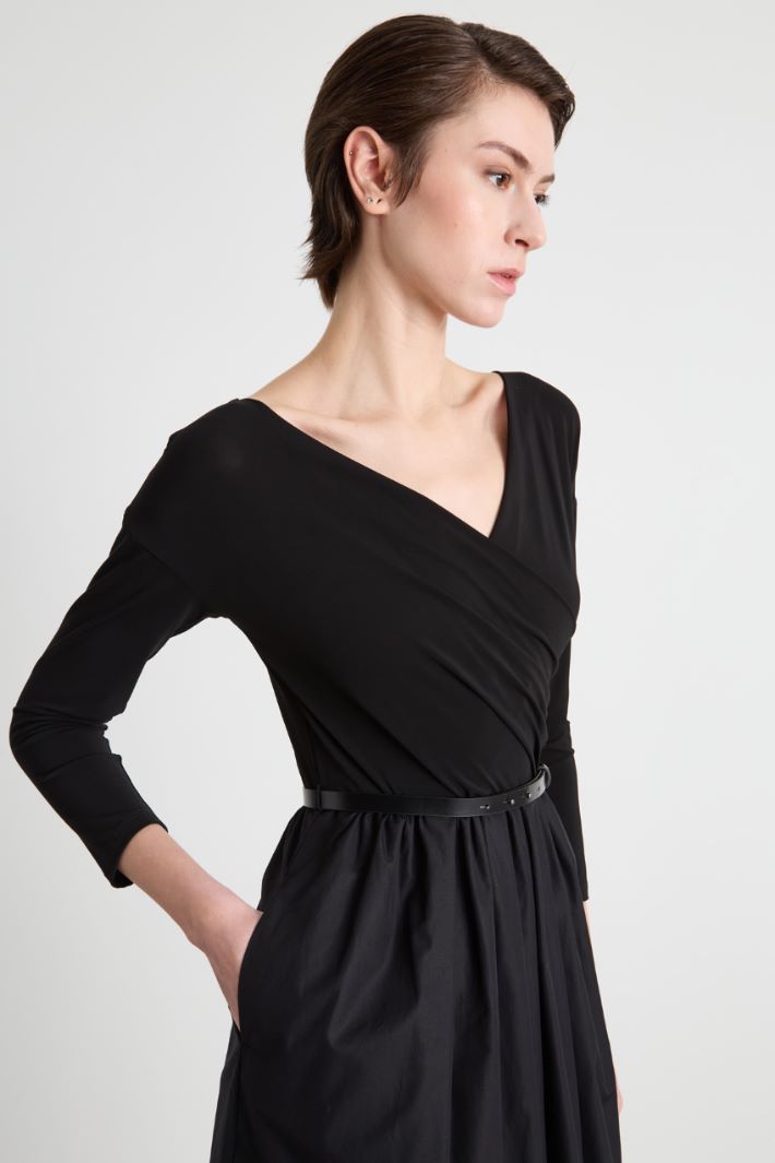 Cross-over V-neck long dress Intrend - 3