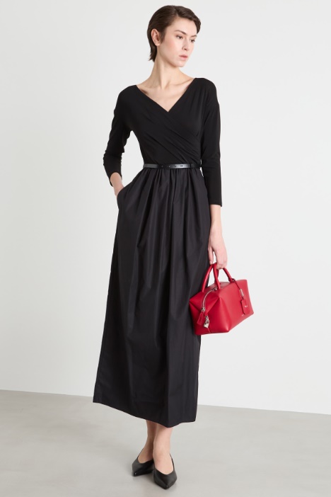 Cross-over V-neck long dress Intrend