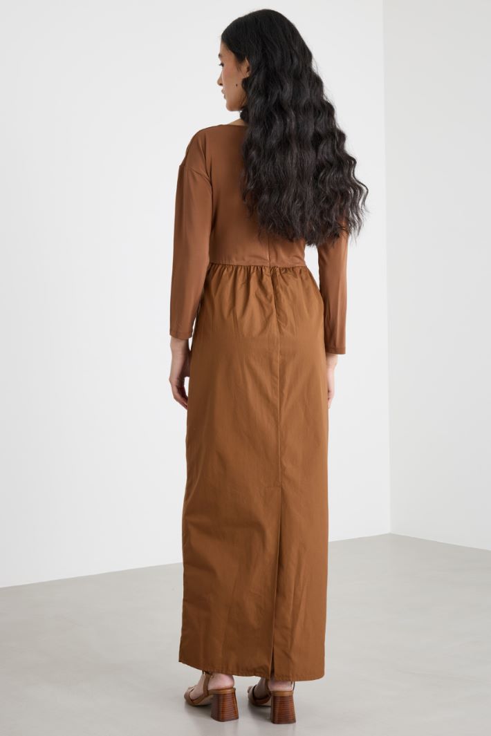 Cross-over V-neck long dress Intrend - 4