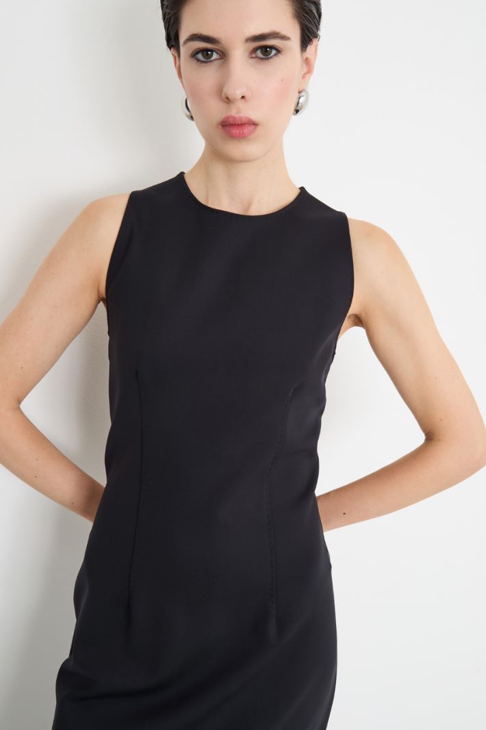 Abito aderente in jersey tecnico Intrend - 3