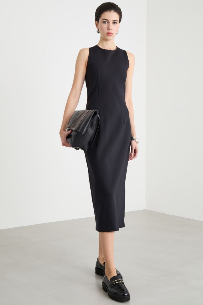 Abito aderente in jersey tecnico Intrend