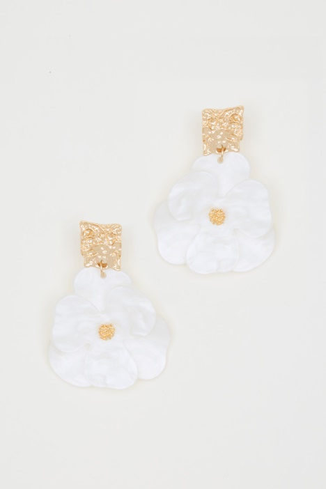 Floral Motif Earrings Intrend
