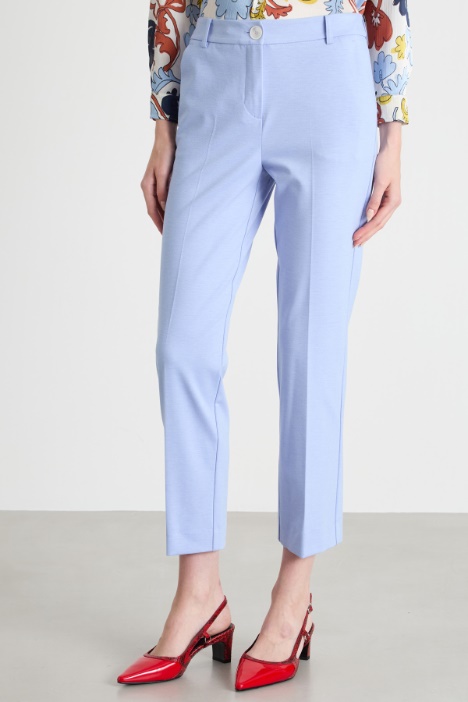 Pantalón de corte cigarrillo elástico