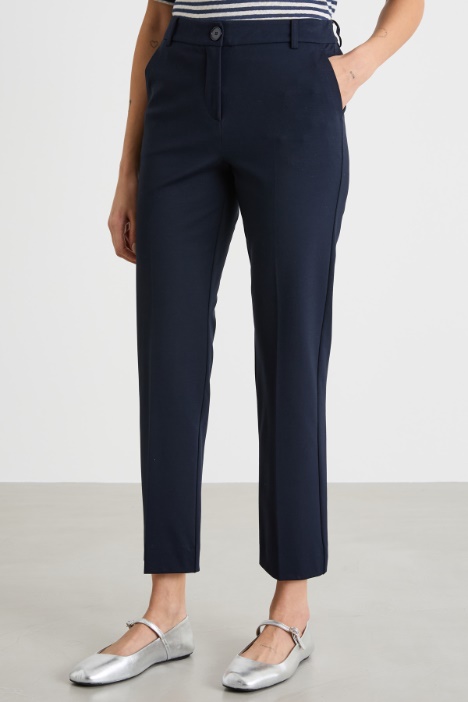 Pantalón de corte cigarrillo elástico