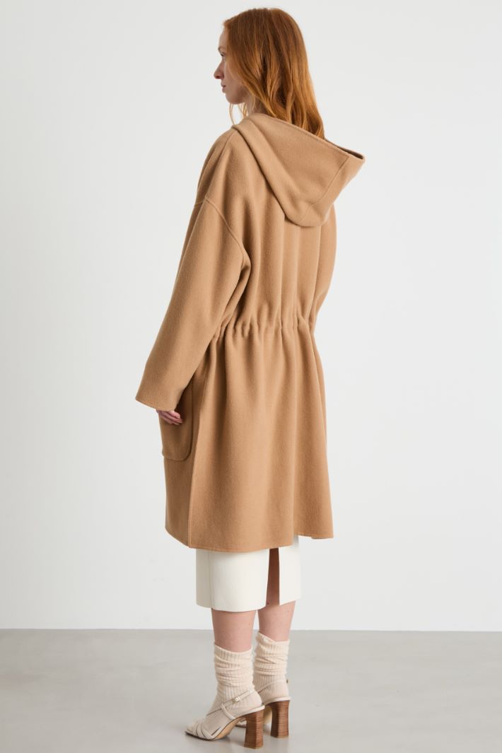Abrigo holgado con capucha Intrend - 4