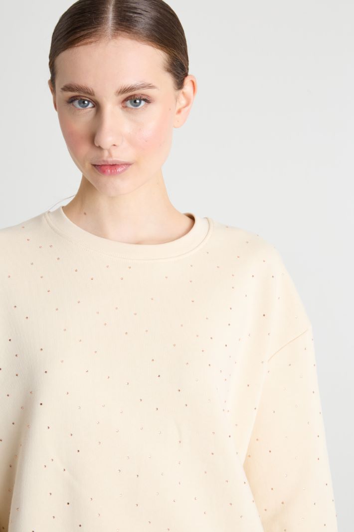 Rhinestone-embellished sweatshirt Intrend - 3