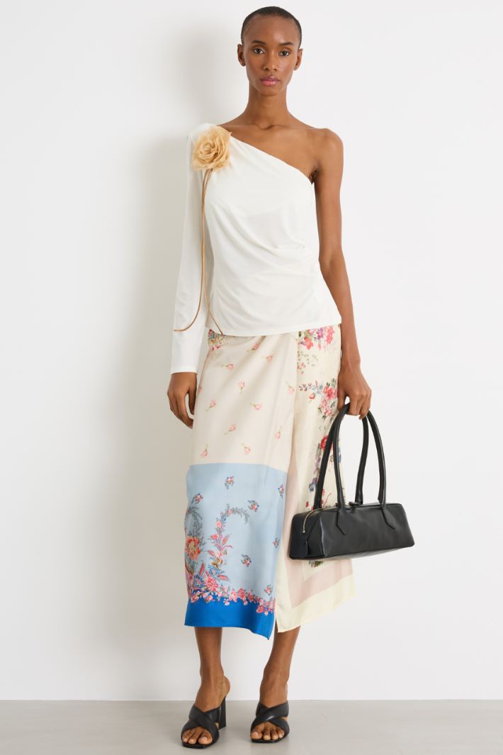 One-shoulder top in jersey Intrend