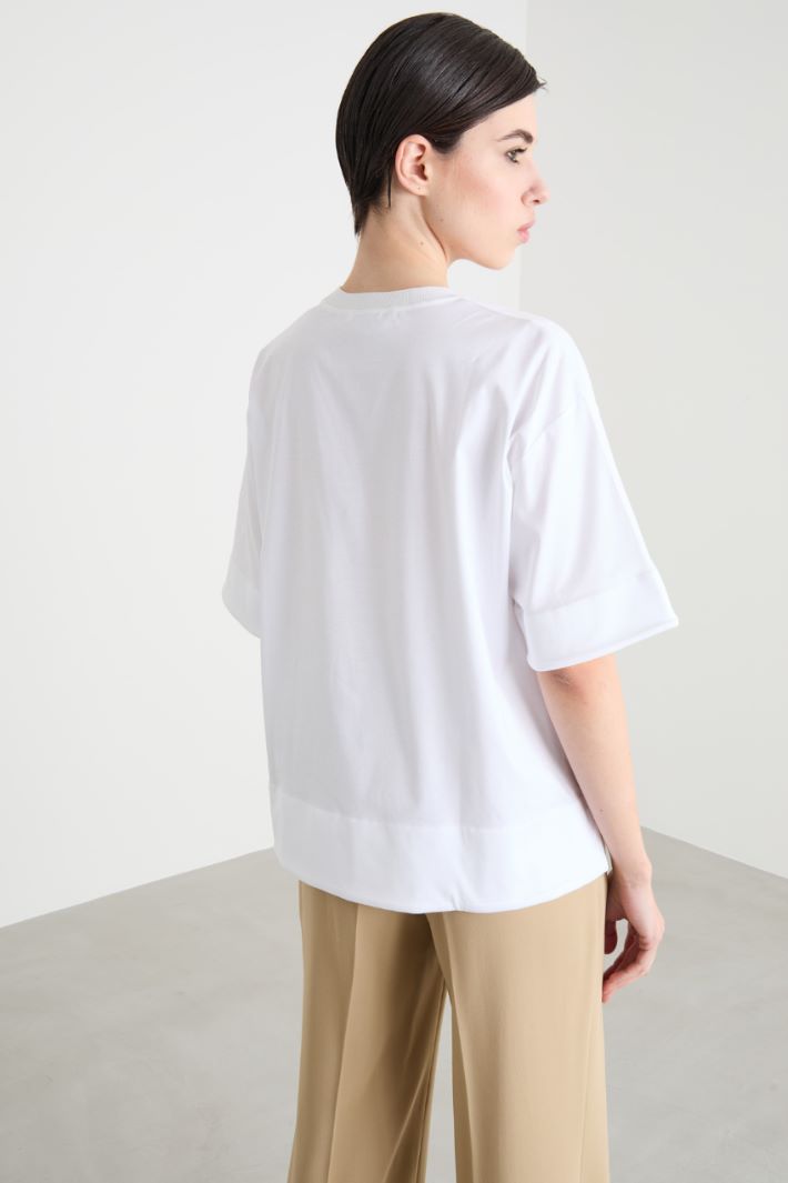 Relaxed-fit T-shirt with small side slits Intrend - 4