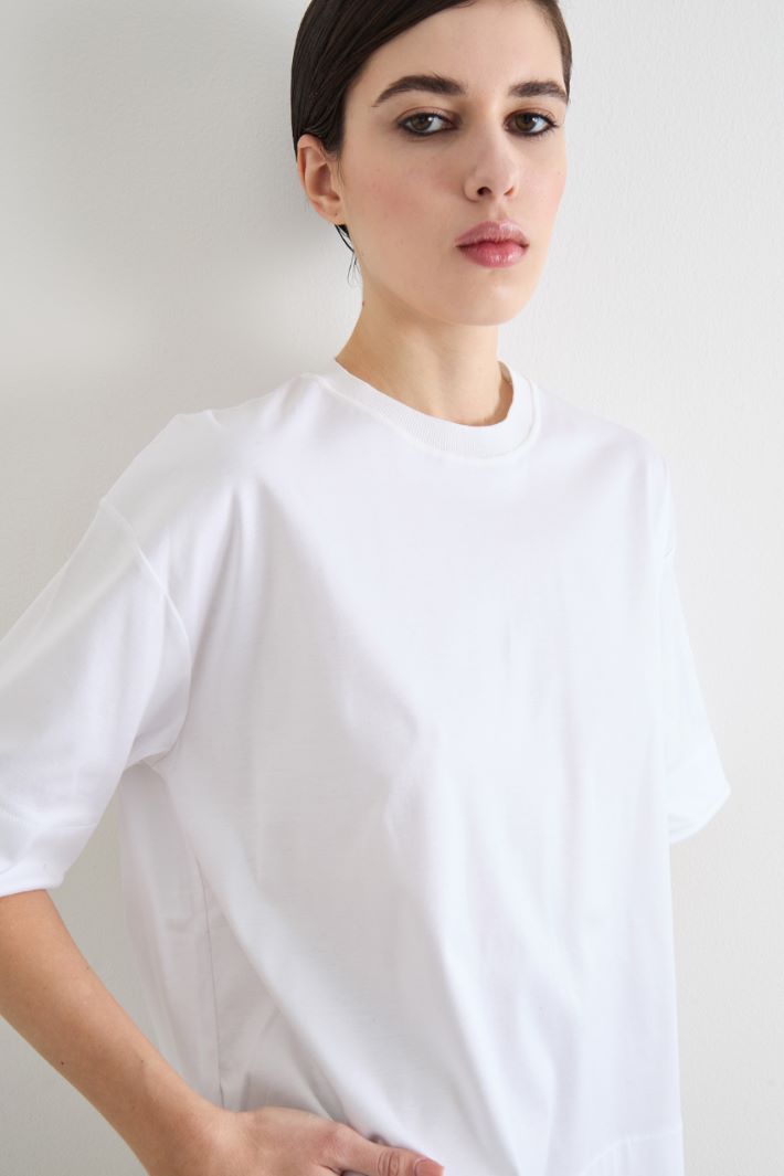 Relaxed-fit T-shirt with small side slits Intrend - 3