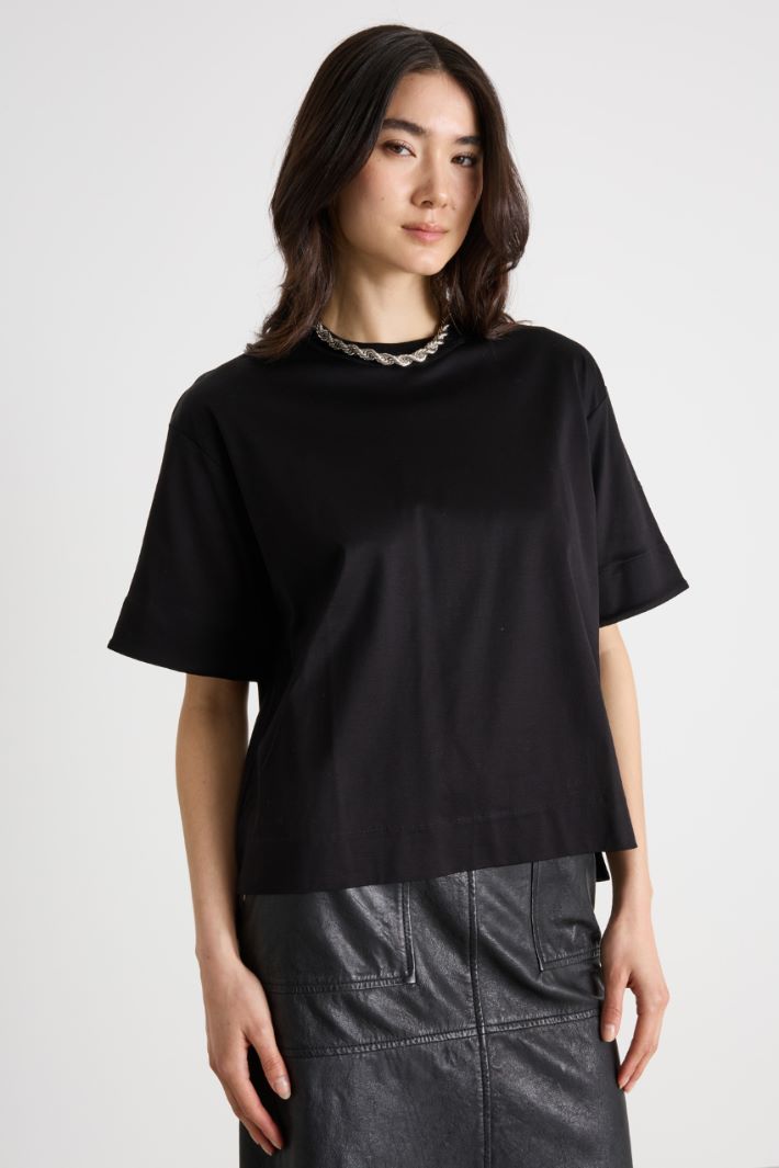 Relaxed-fit T-shirt with small side slits Intrend - 2