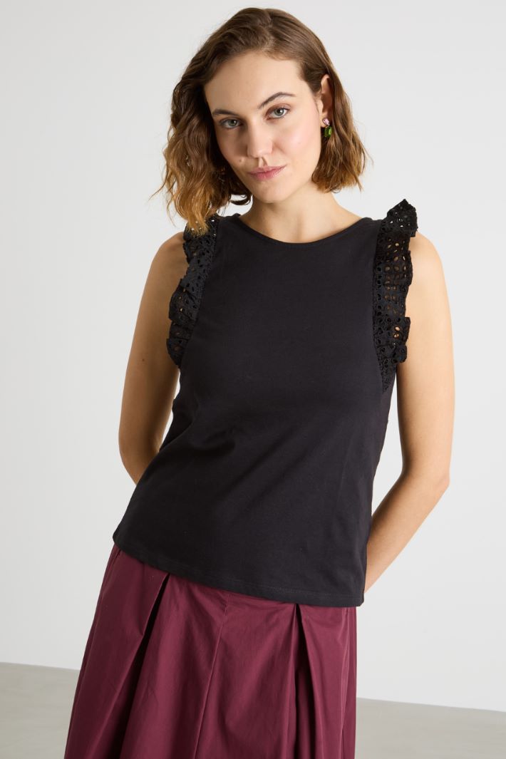 Broderie Anglaise ruffle top Intrend - 2