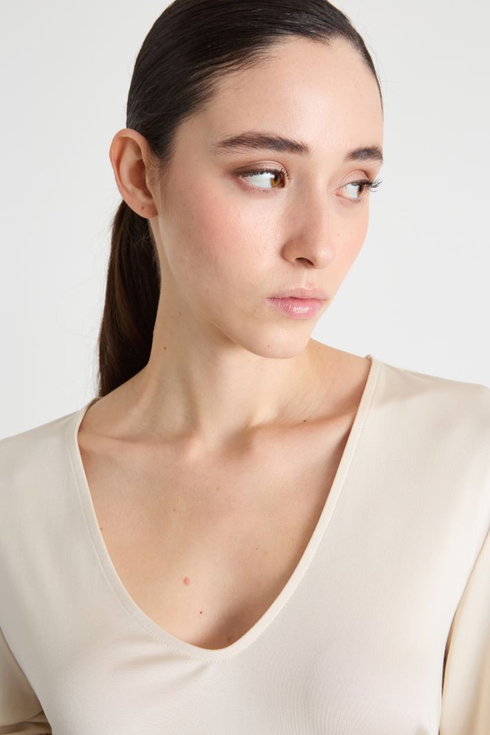 V-neck top Intrend - 3