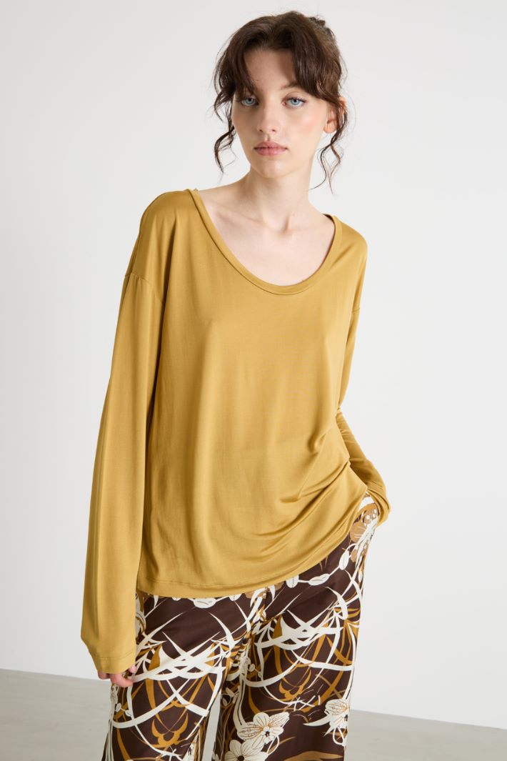 Scoop-neck T-shirt Intrend - 2