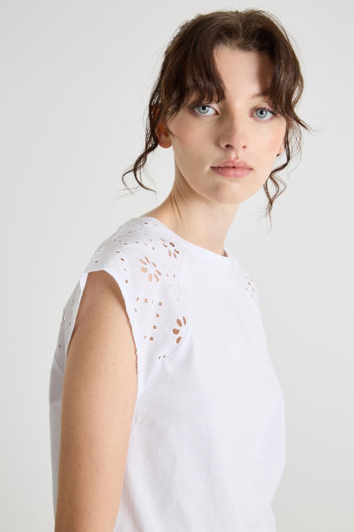 Top with Broderie Anglaise sleeves Intrend - 3