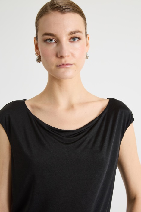 Top in jersey con scollo morbido