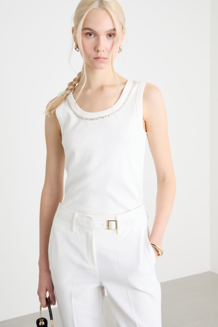 Fitted sleeveless top Intrend - 2