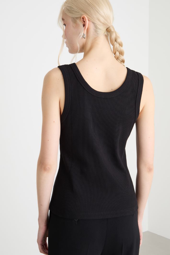 Fitted sleeveless top Intrend - 4