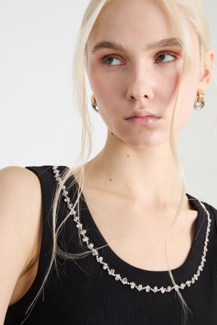 Fitted sleeveless top Intrend - 3